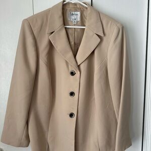 Le Suit Women's Cream Blazer